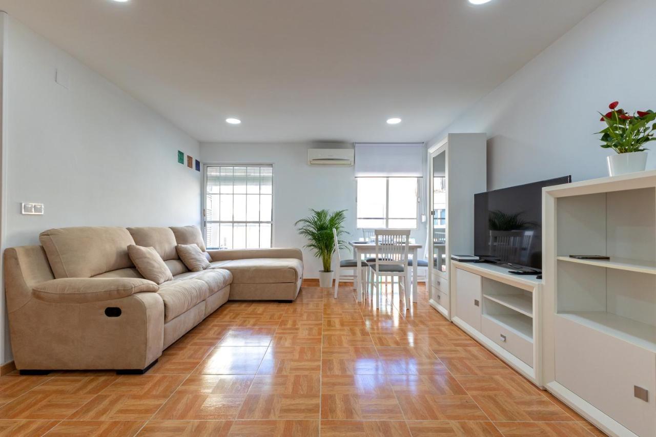 Charming 2 Bedroom Apartment At Triana Center By Oui Севілья Екстер'єр фото