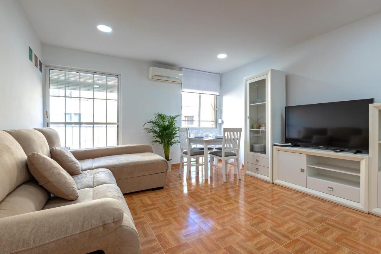 Charming 2 Bedroom Apartment At Triana Center By Oui Севілья Екстер'єр фото