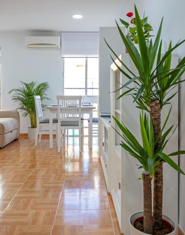 Charming 2 Bedroom Apartment At Triana Center By Oui Севілья Екстер'єр фото